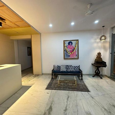 Hotel Sri Sathya Sai Бангалор Екстериор снимка